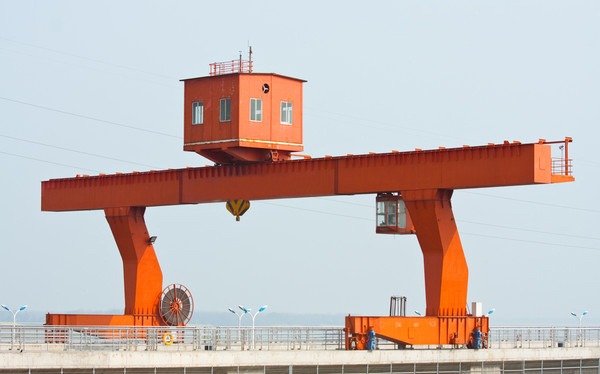 L type gantry crane